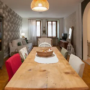 Via Mezzaterra 10 , Feltre Italia